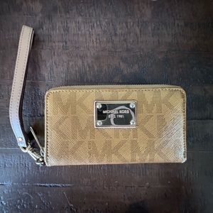 Michael Kors Wrislet